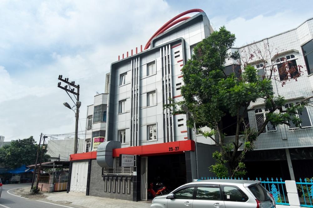 Oyo 279 Deli Homestay Medan Exterior photo